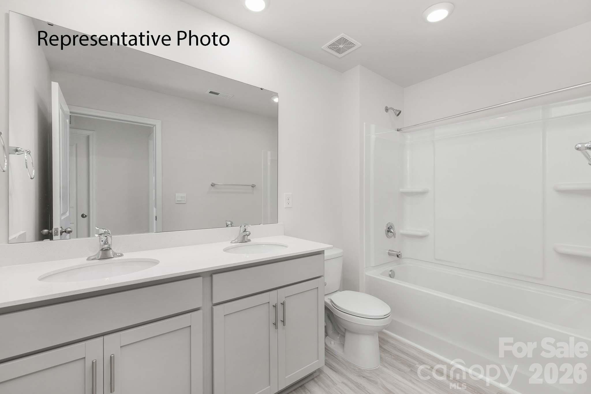 The Hamptons at Hickory - Residential