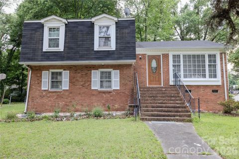 Photo of 2545 Cedarwild Road, Charlotte, NC 28212 (MLS # 4383741)
