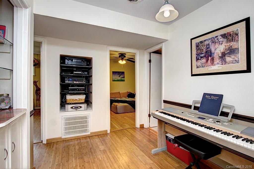 Tega Cay - Residential