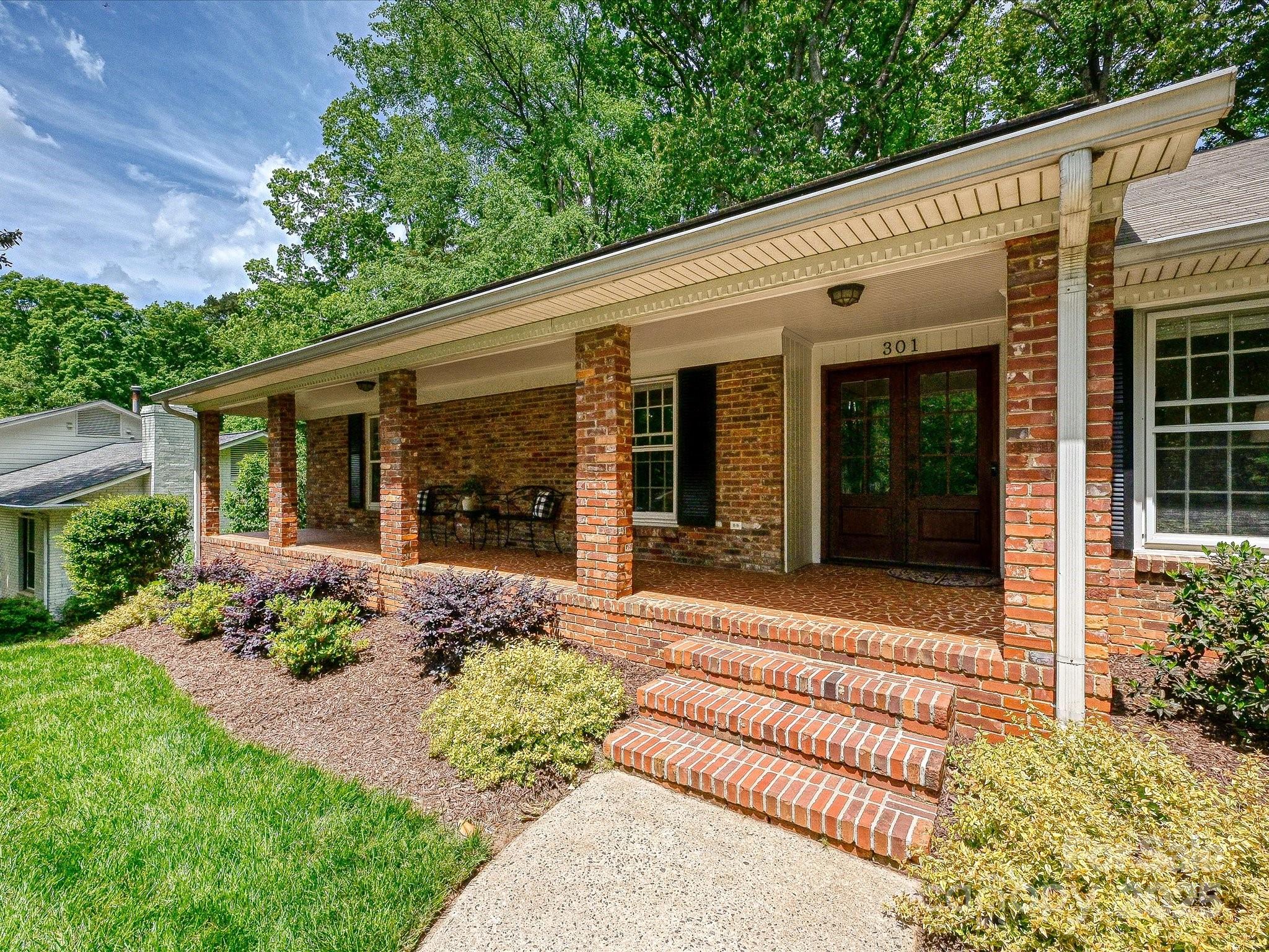 301 Glen Oaks Road
