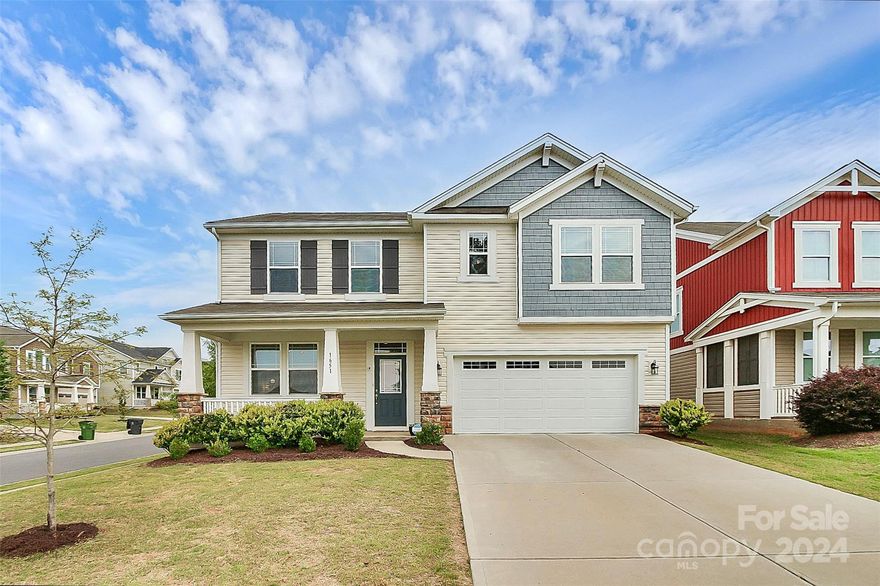 Check out this corner lot home in beautiful Kings Grove Manor! Convenient to everything Lake Wylie has to offer! This beautifully maintained home has engineered hardwood flooring throughout the first floor. Step into your entryway/study/office area and continue to the open eat-in kitchen and living room. Upstairs you’ll find the loft area perfect for entertainment, your sizable primary bedroom, and 2 additional bedrooms. Head right down the street to the pool! Covered picnic area and playground, too! Schedule your showing today!