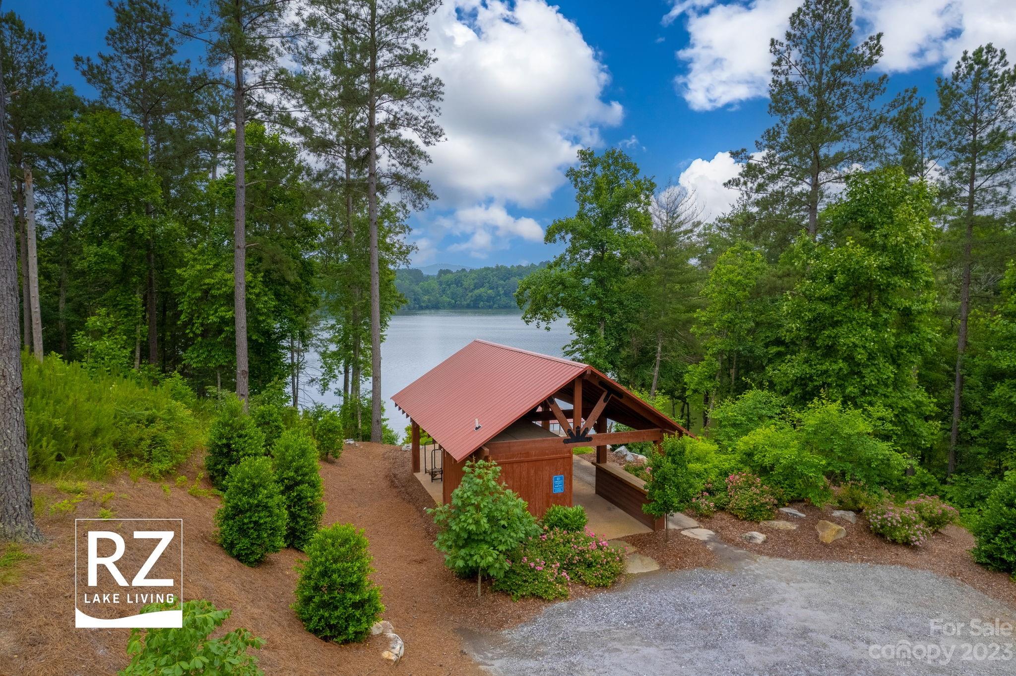 The Waterfront Club - Land