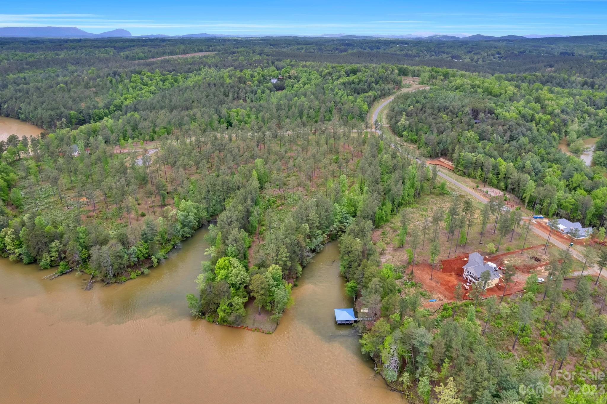 The Waterfront Club - Land