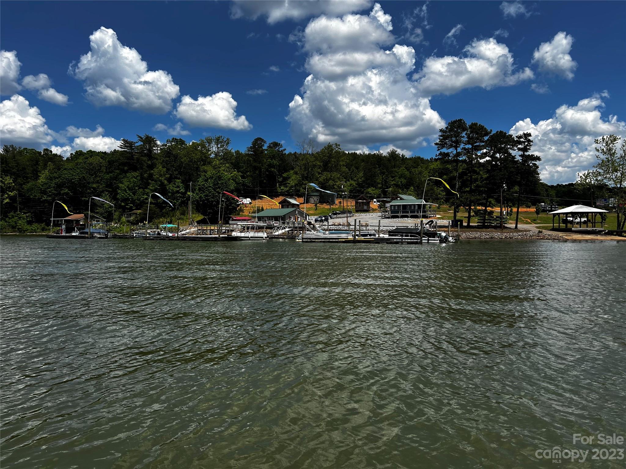 The Waterfront Club - Land