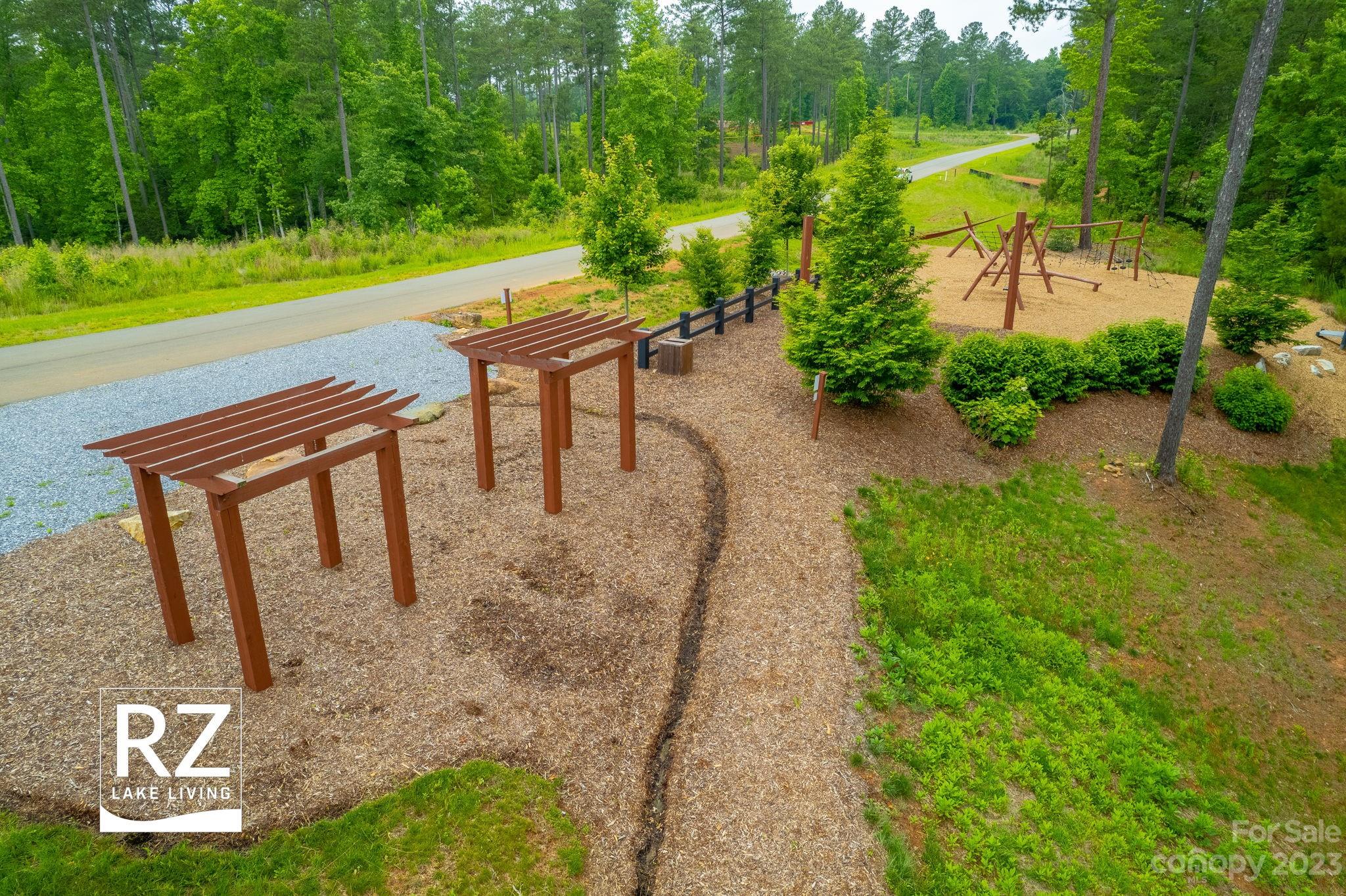 The Waterfront Club - Land