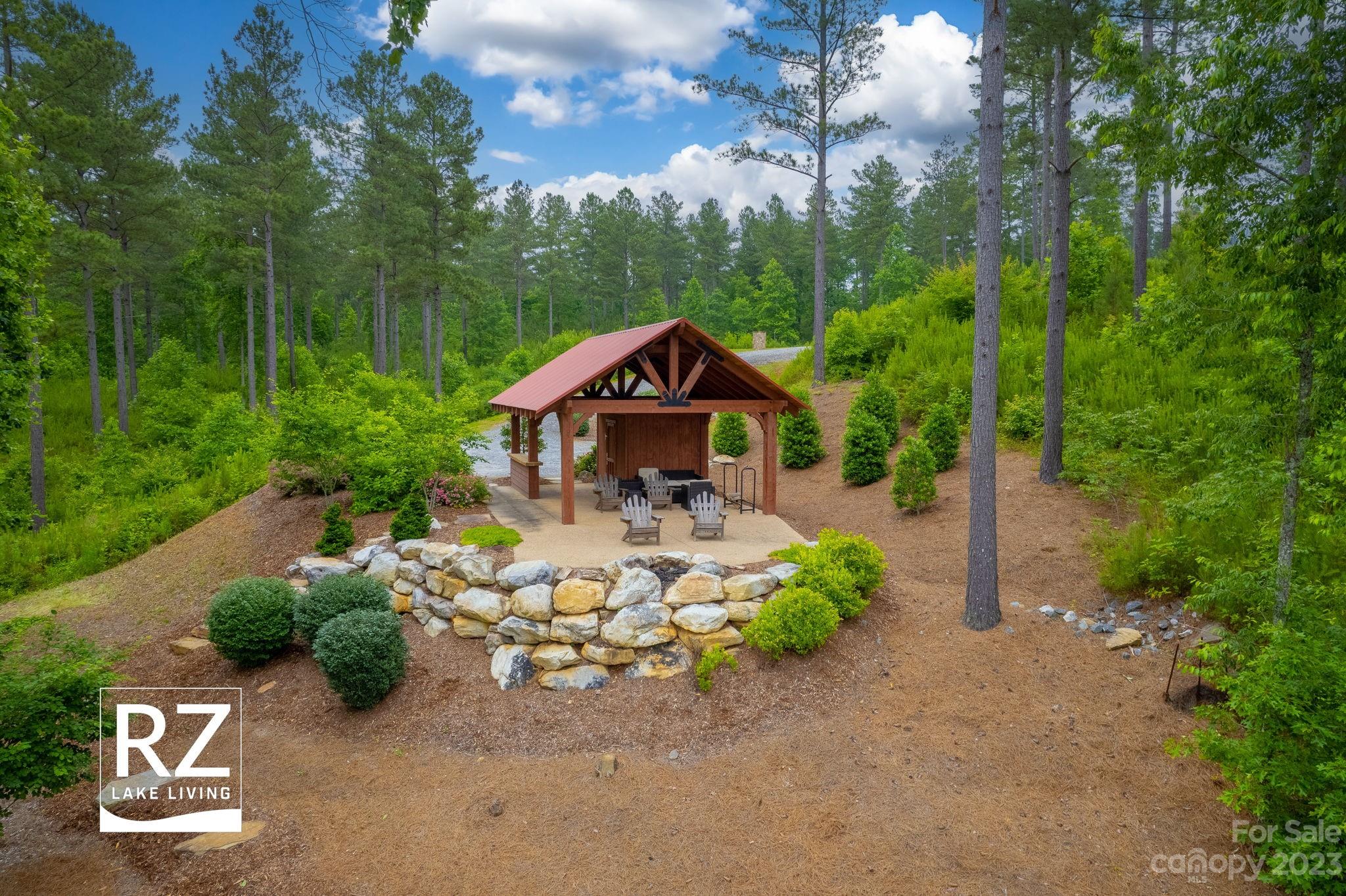 The Waterfront Club - Land