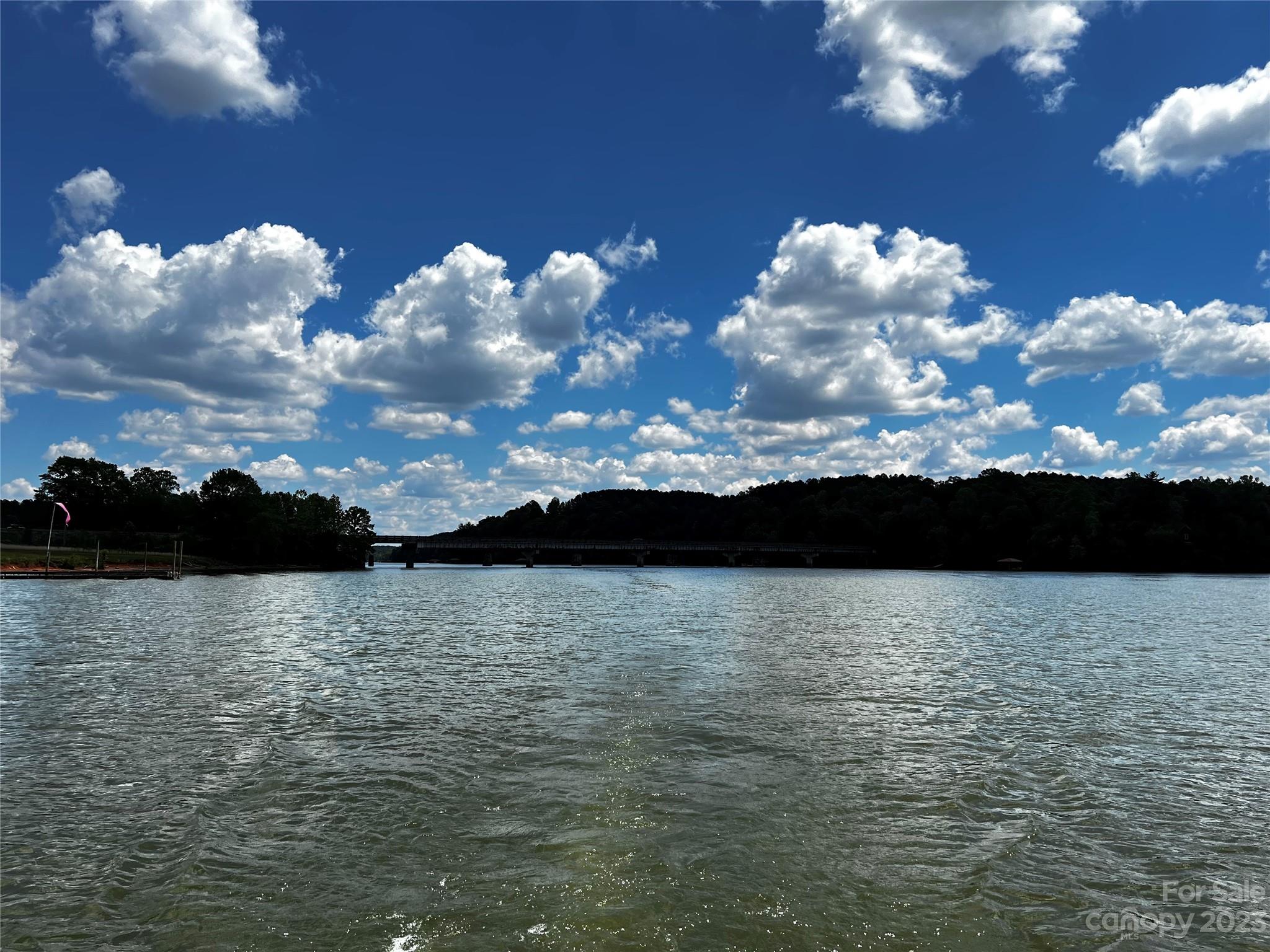 The Waterfront Club - Land