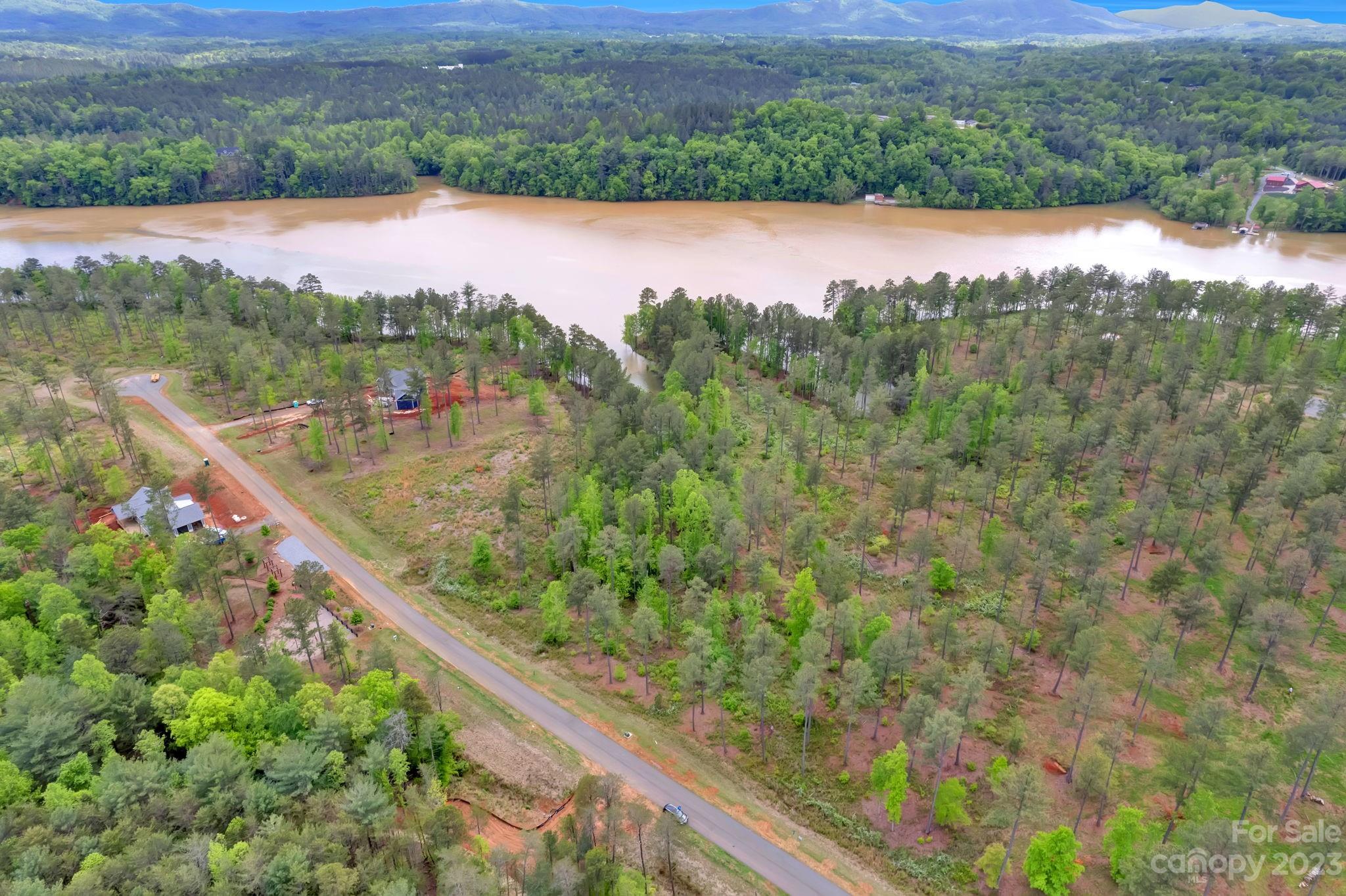 The Waterfront Club - Land