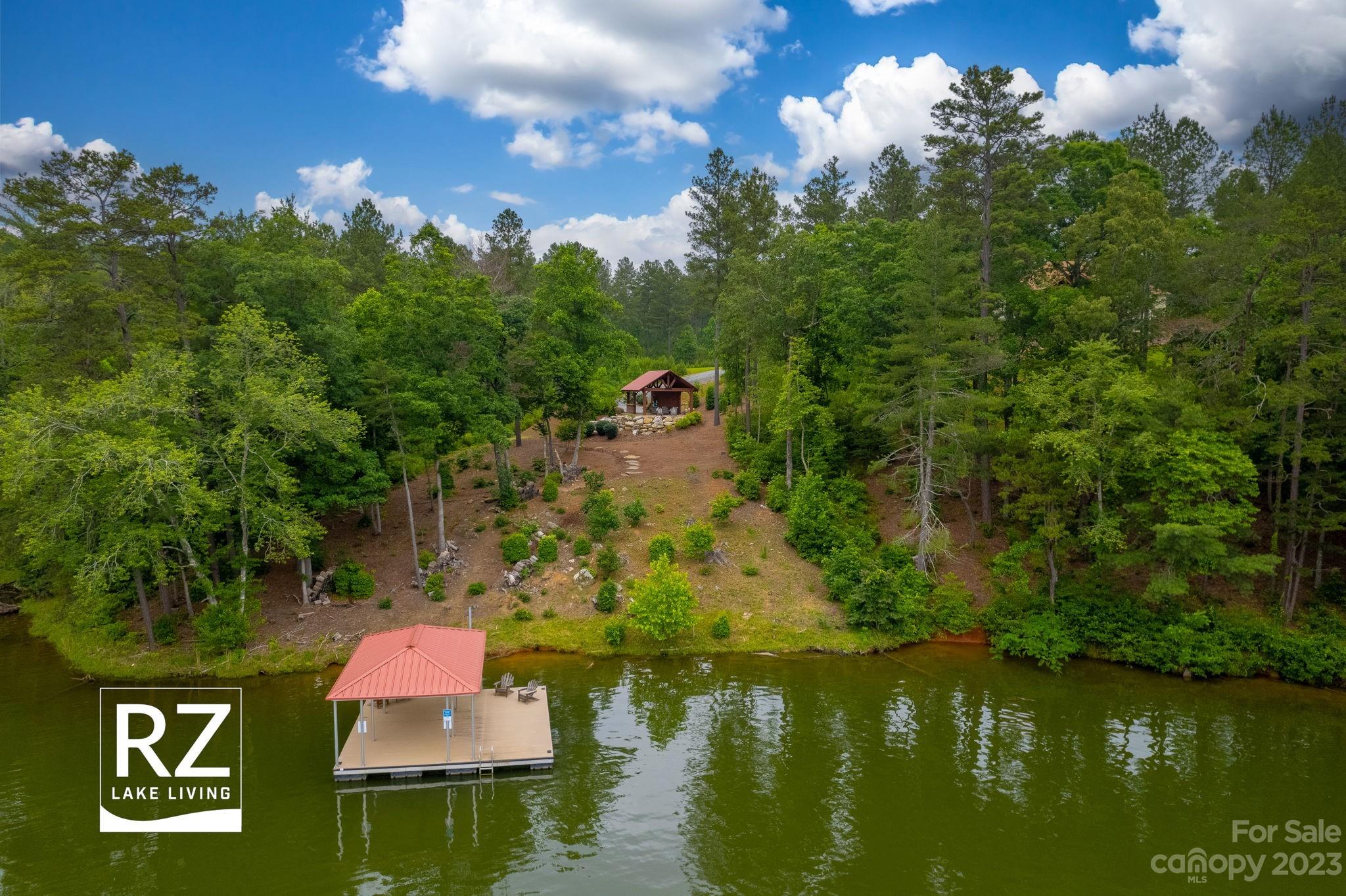 The Waterfront Club - Land