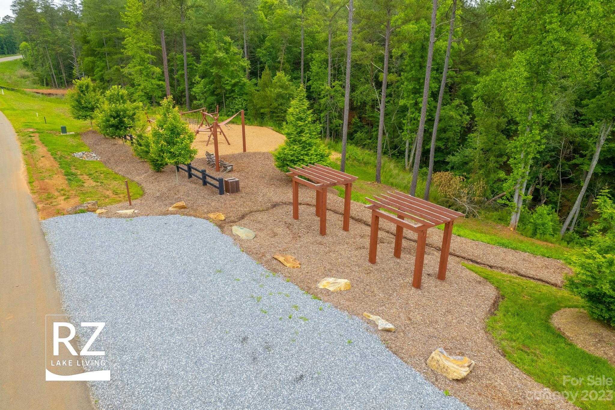 The Waterfront Club - Land