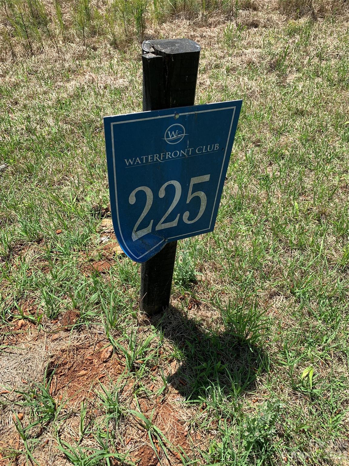 The Waterfront Club - Land