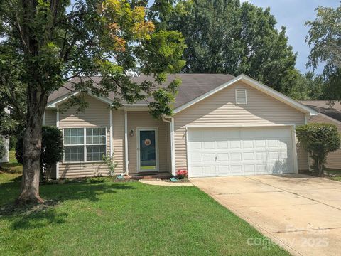 Photo of 1032 Valley Forge Drive, Clover, SC 29710 (MLS # 4297309)
