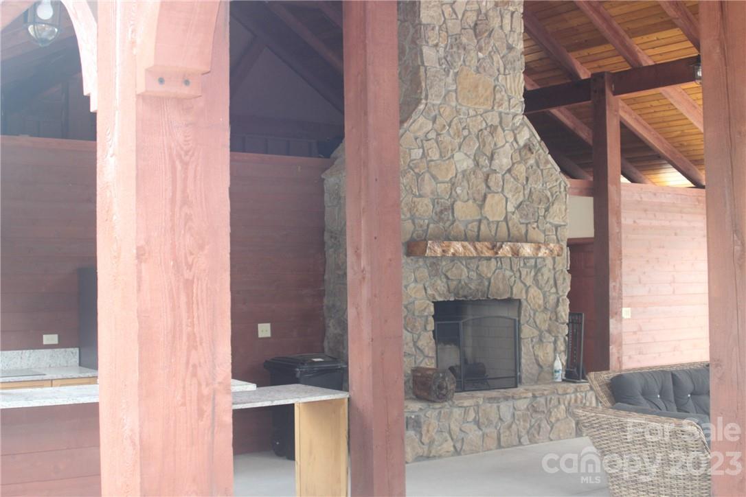 The Waterfront Club - Land