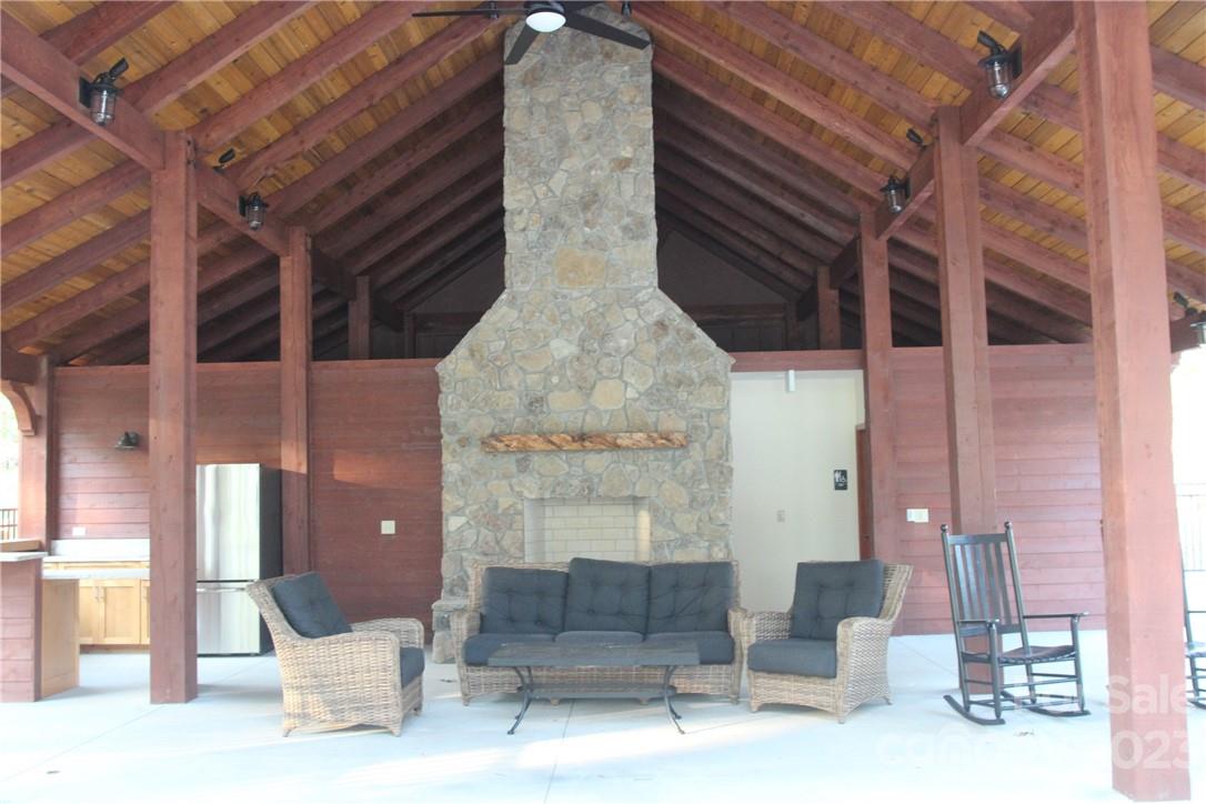 The Waterfront Club - Land