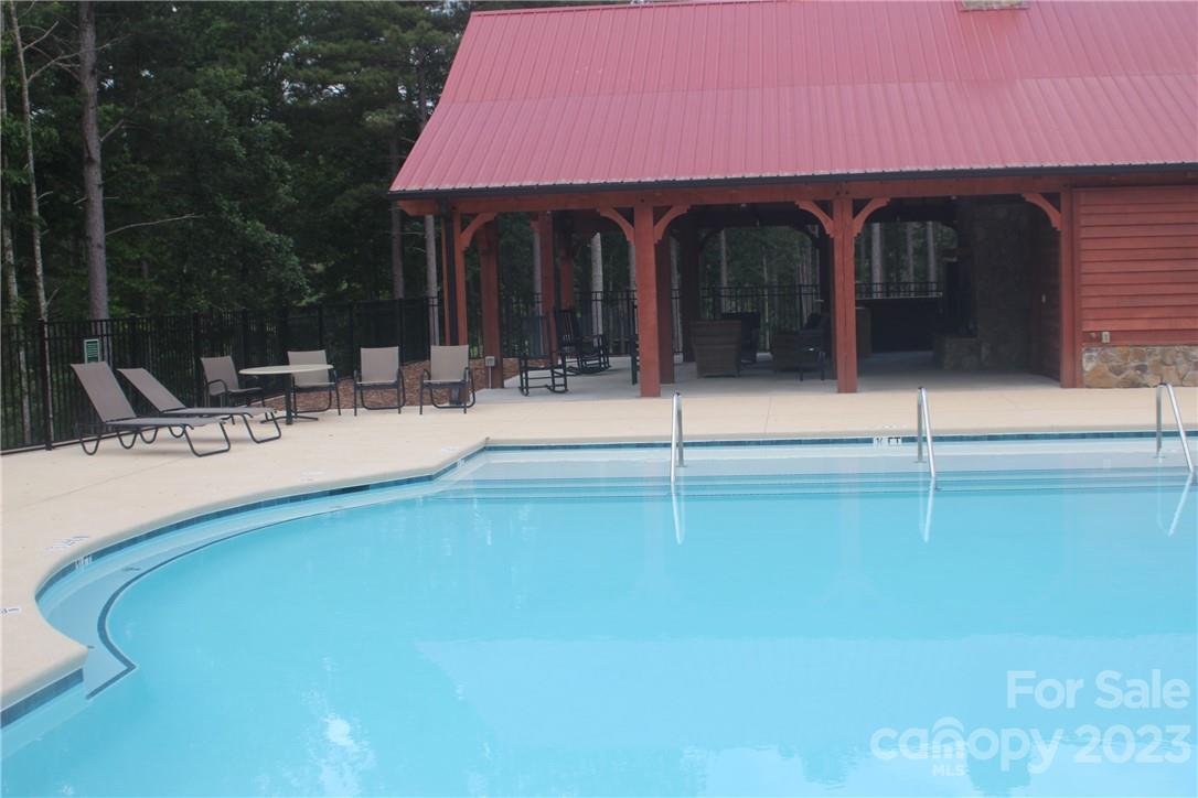 The Waterfront Club - Land