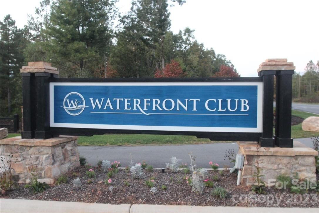 The Waterfront Club - Land