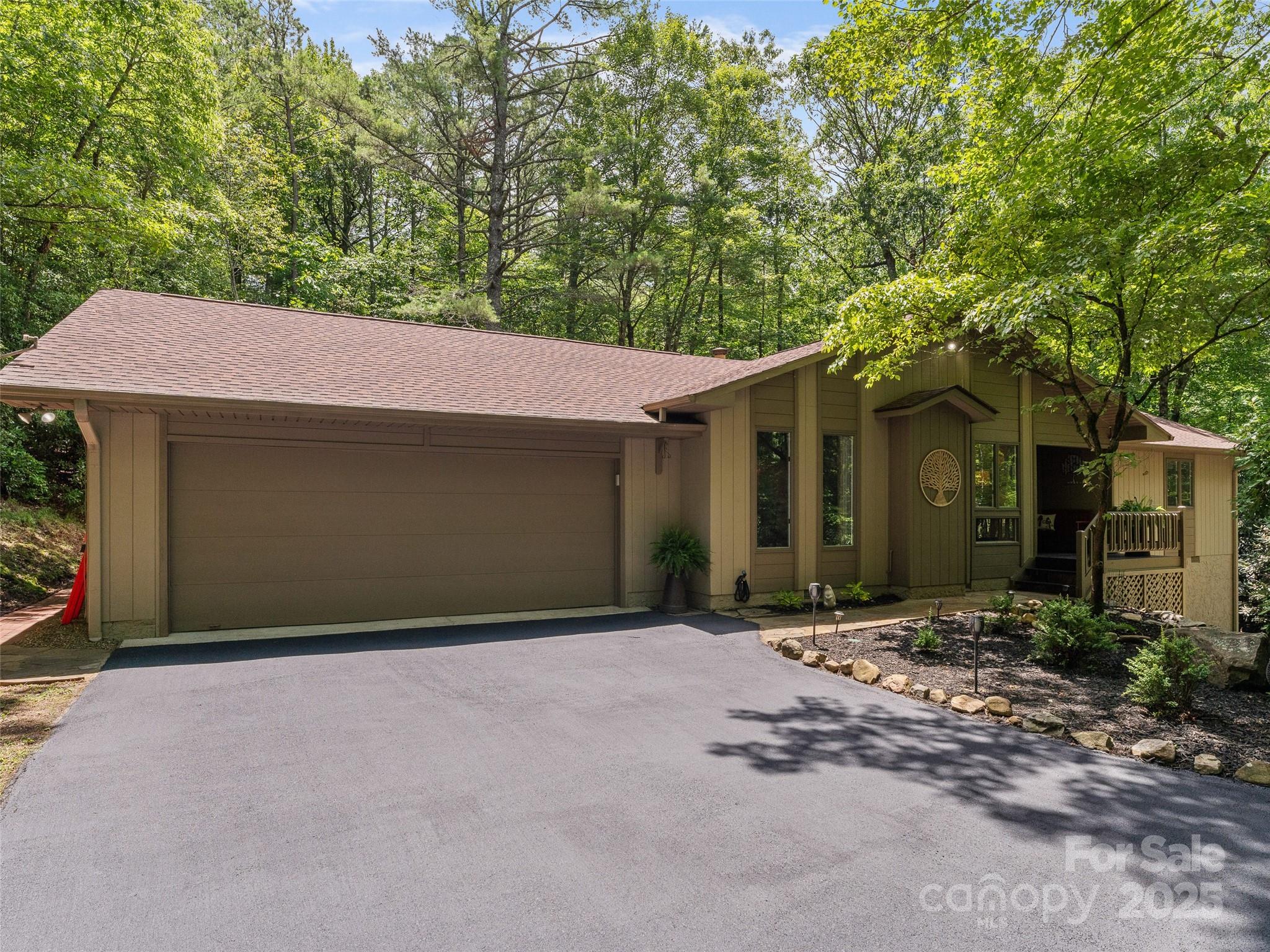 943 Salola Lane