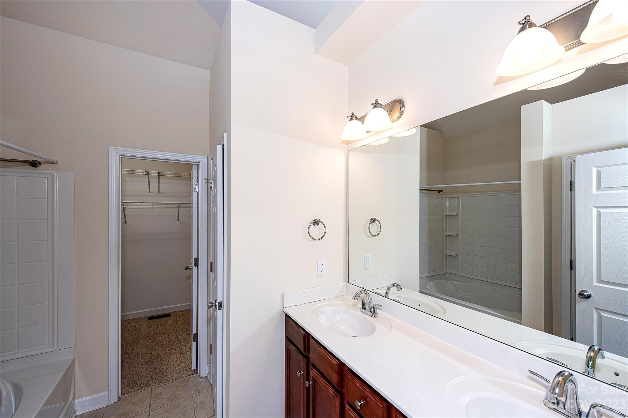 StoneRidge Lakes - Residential