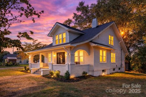 1590 S Center Street Hickory NC 28602