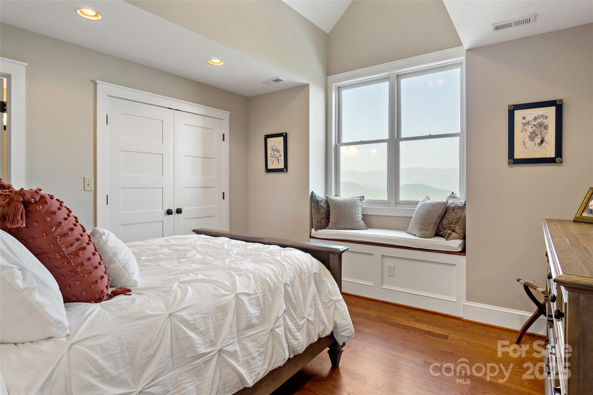 Gateway Mountain - Residential