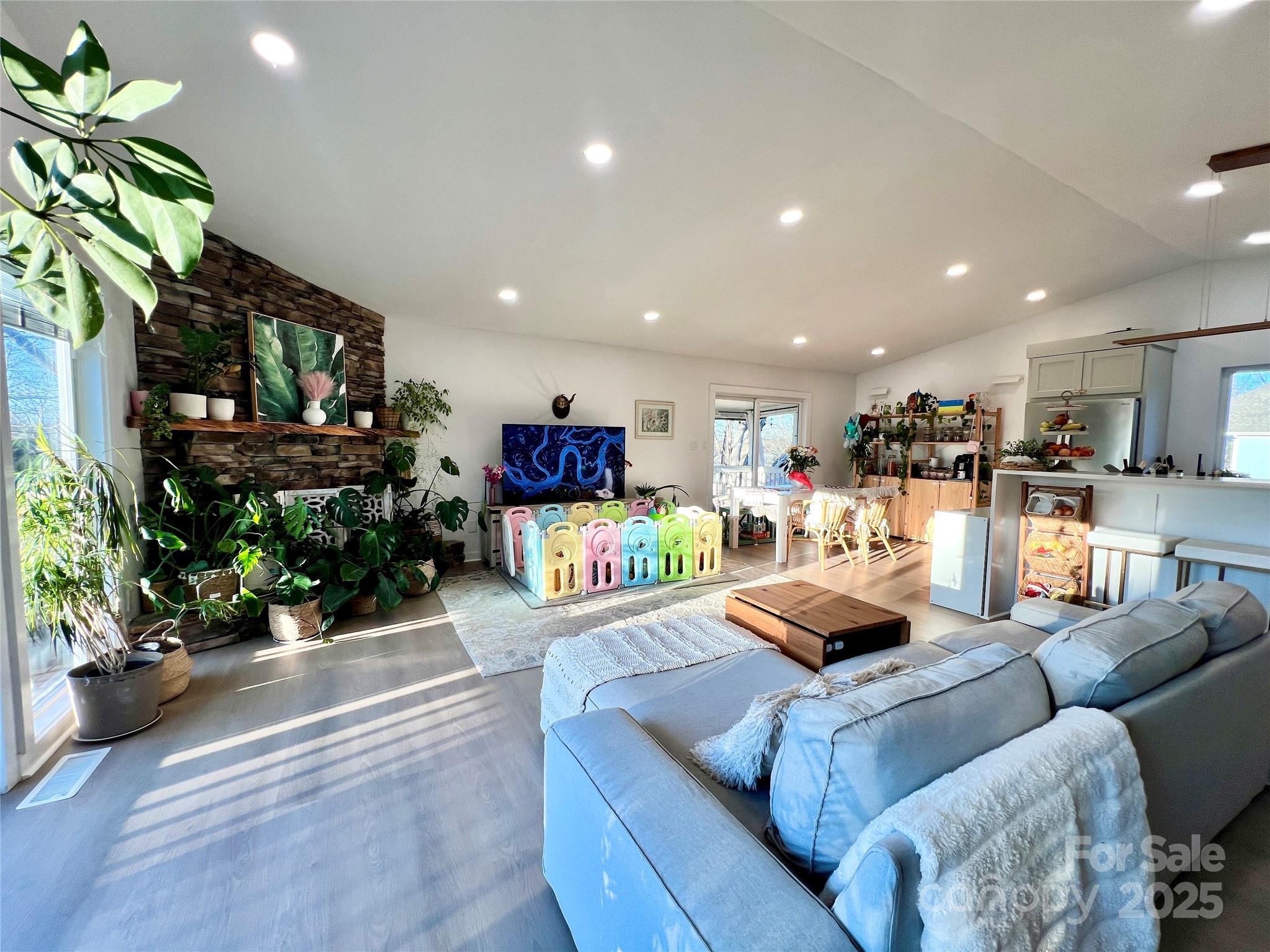 Tega Cay - Residential