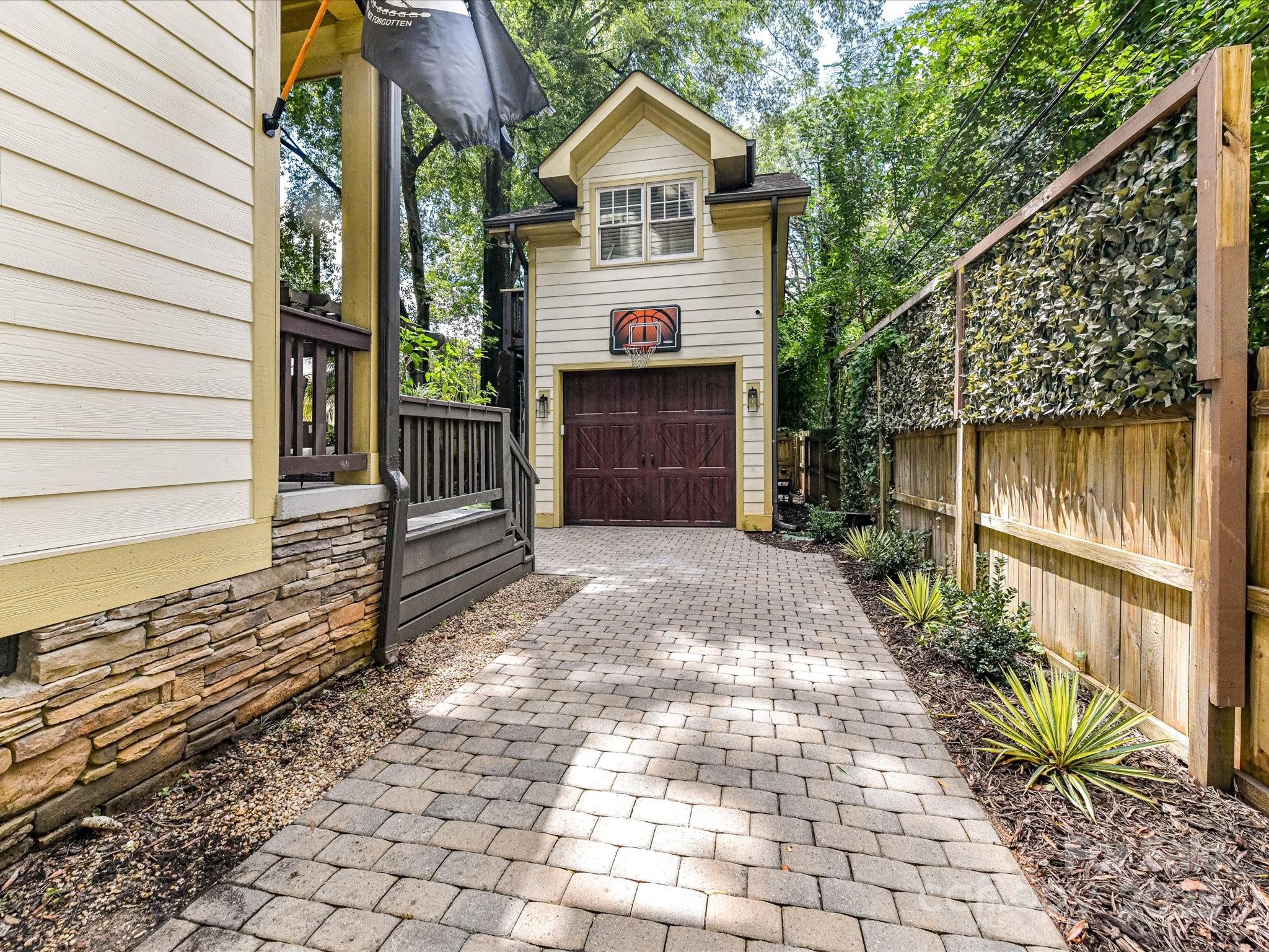 Elizabeth - Residential