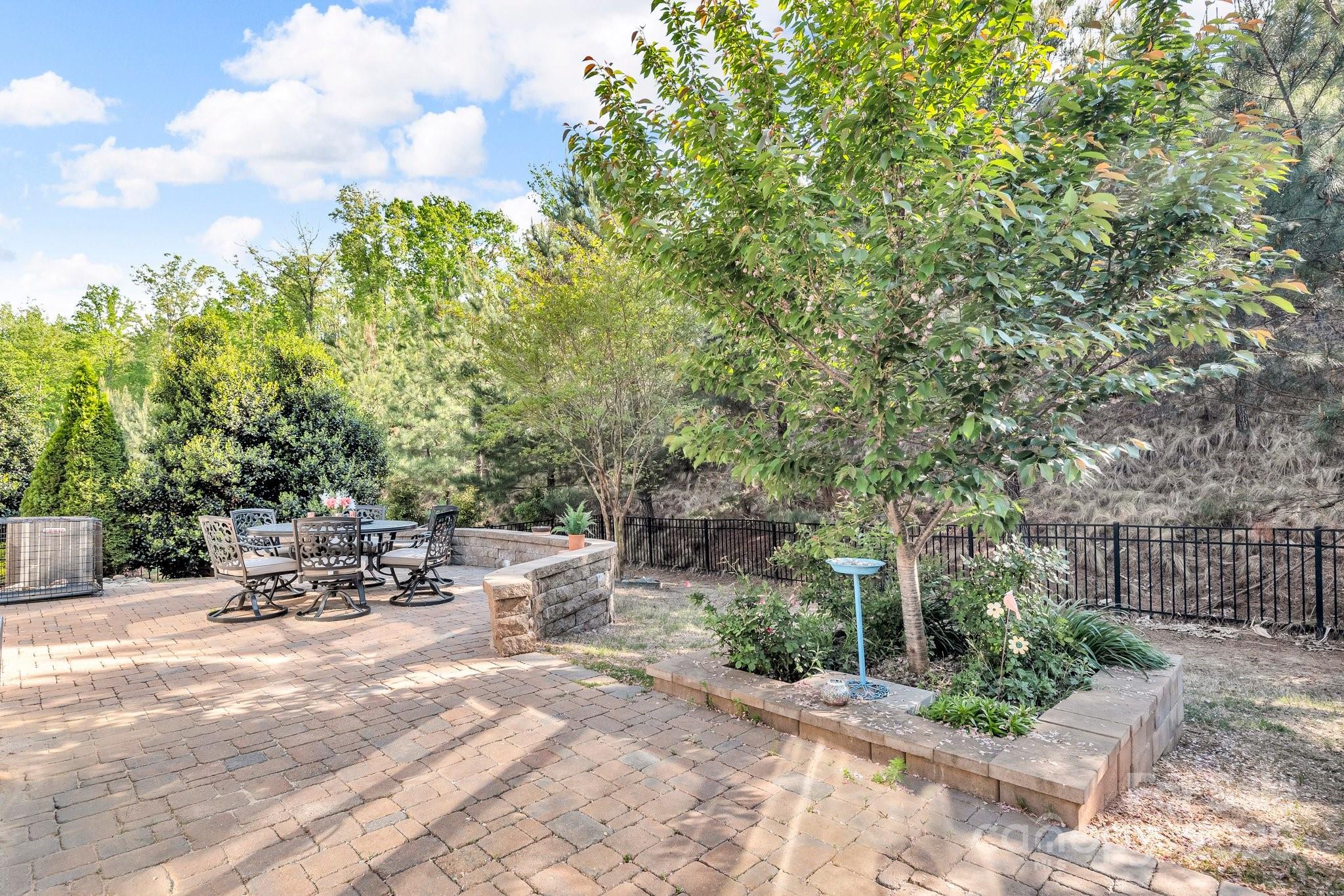 Tree Tops - Residential