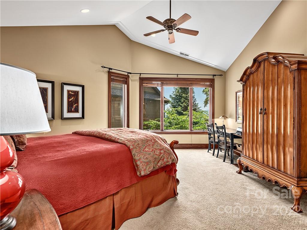 Reynolds Mountain - Residential