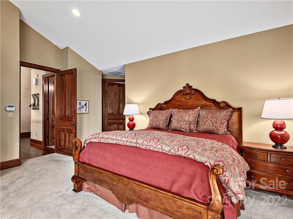 Reynolds Mountain - Residential