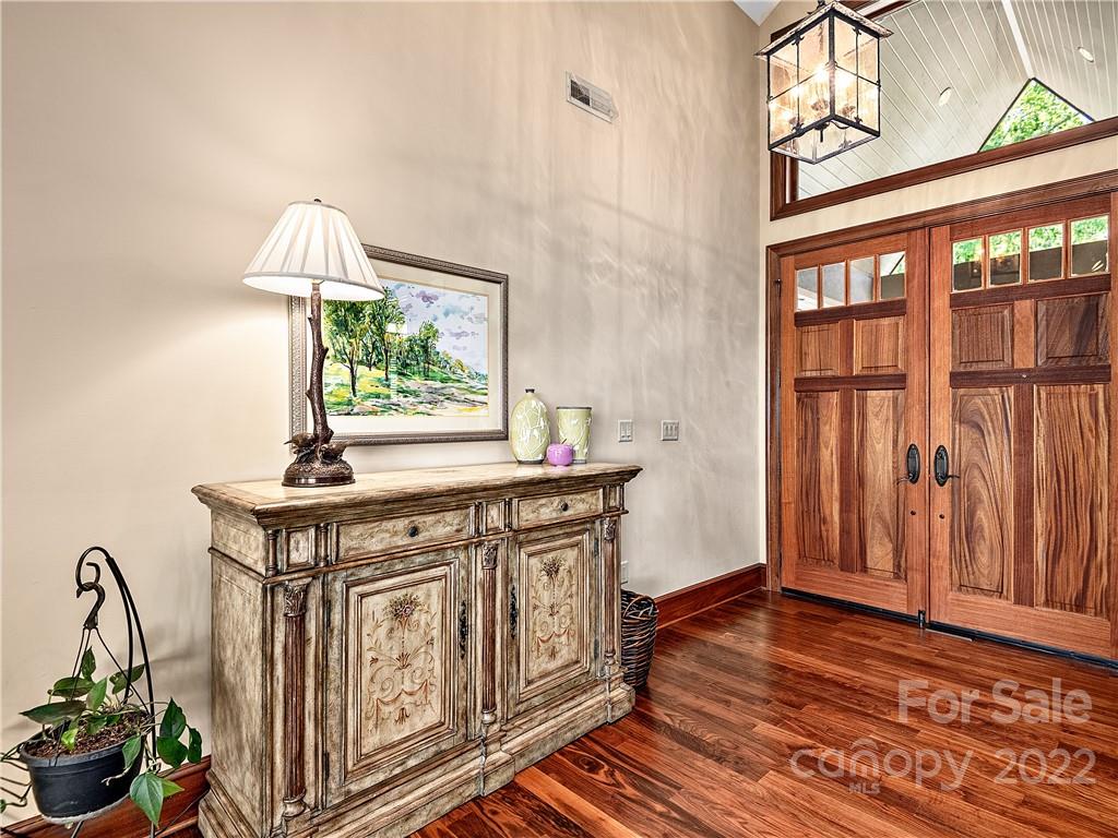 Reynolds Mountain - Residential