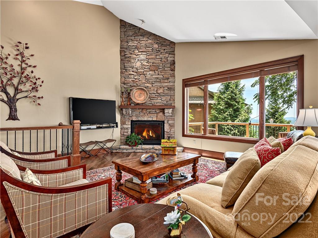 Reynolds Mountain - Residential