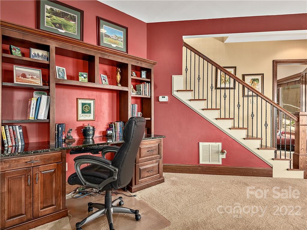 Reynolds Mountain - Residential