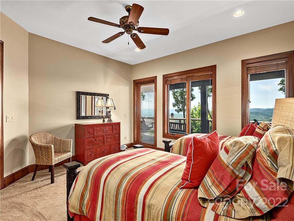 Reynolds Mountain - Residential