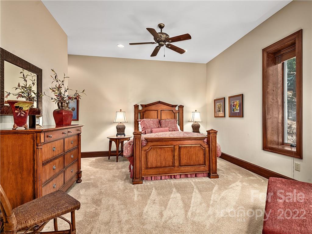 Reynolds Mountain - Residential