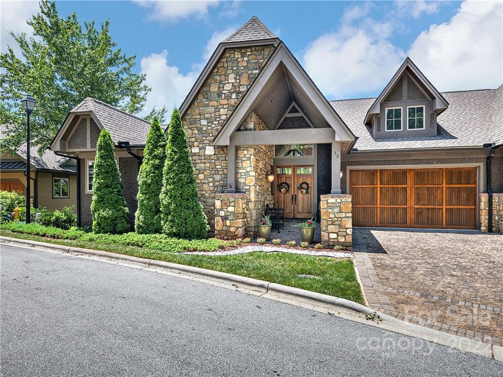 Reynolds Mountain - Residential