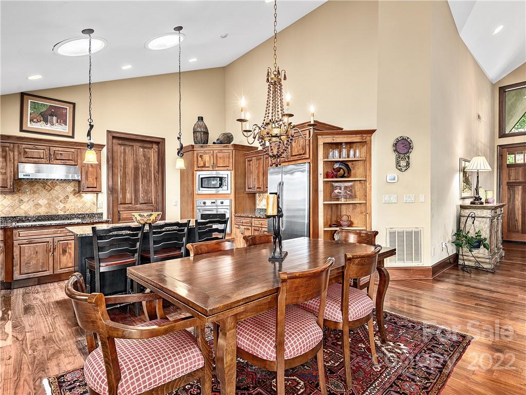 Reynolds Mountain - Residential