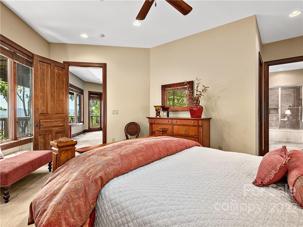 Reynolds Mountain - Residential