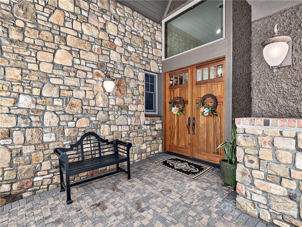 Reynolds Mountain - Residential