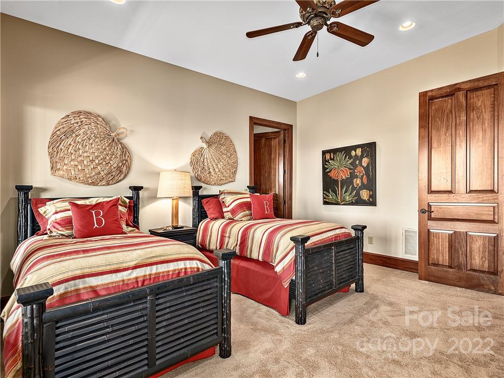 Reynolds Mountain - Residential