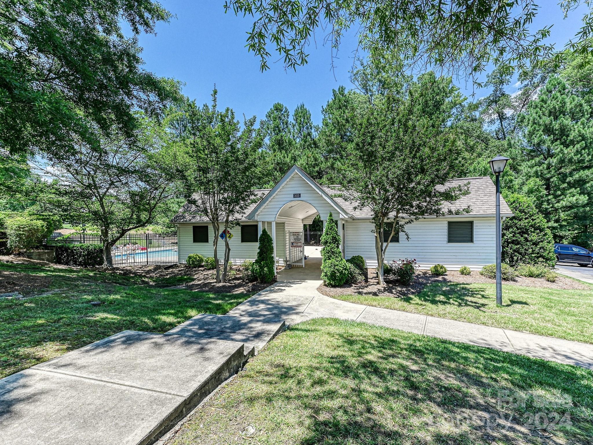 Windsor Trace - Residential