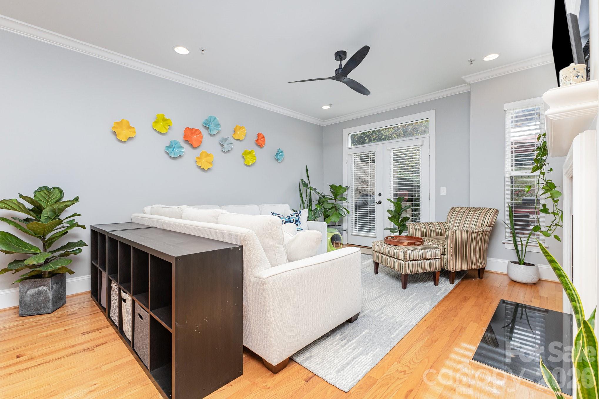 239 N Dotger Avenue N F-7