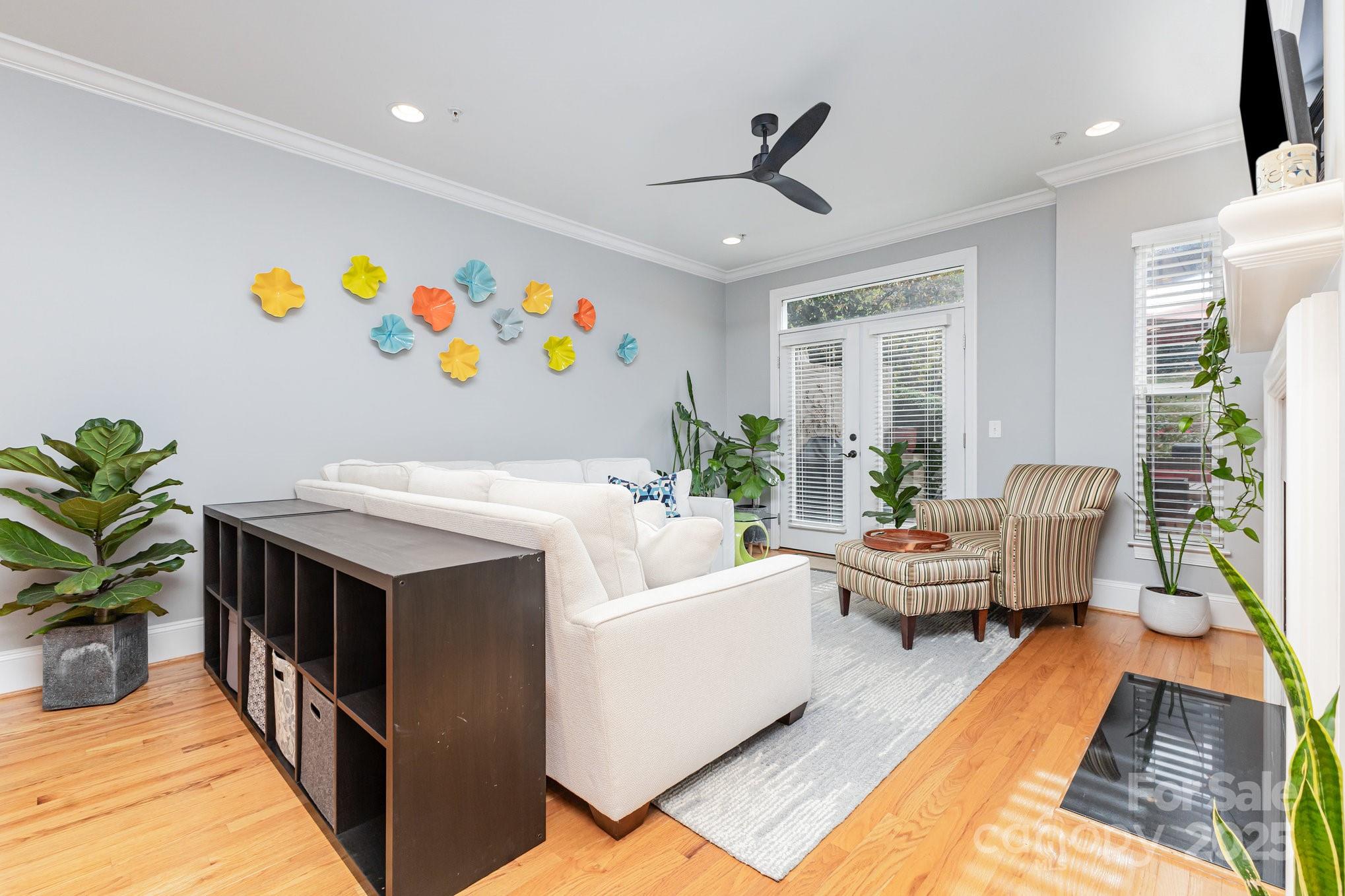 239 N Dotger Avenue N F-7