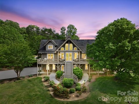 Photo of 112 Sunny Morning Court, Hendersonville, NC 28792 (MLS # 4362975)