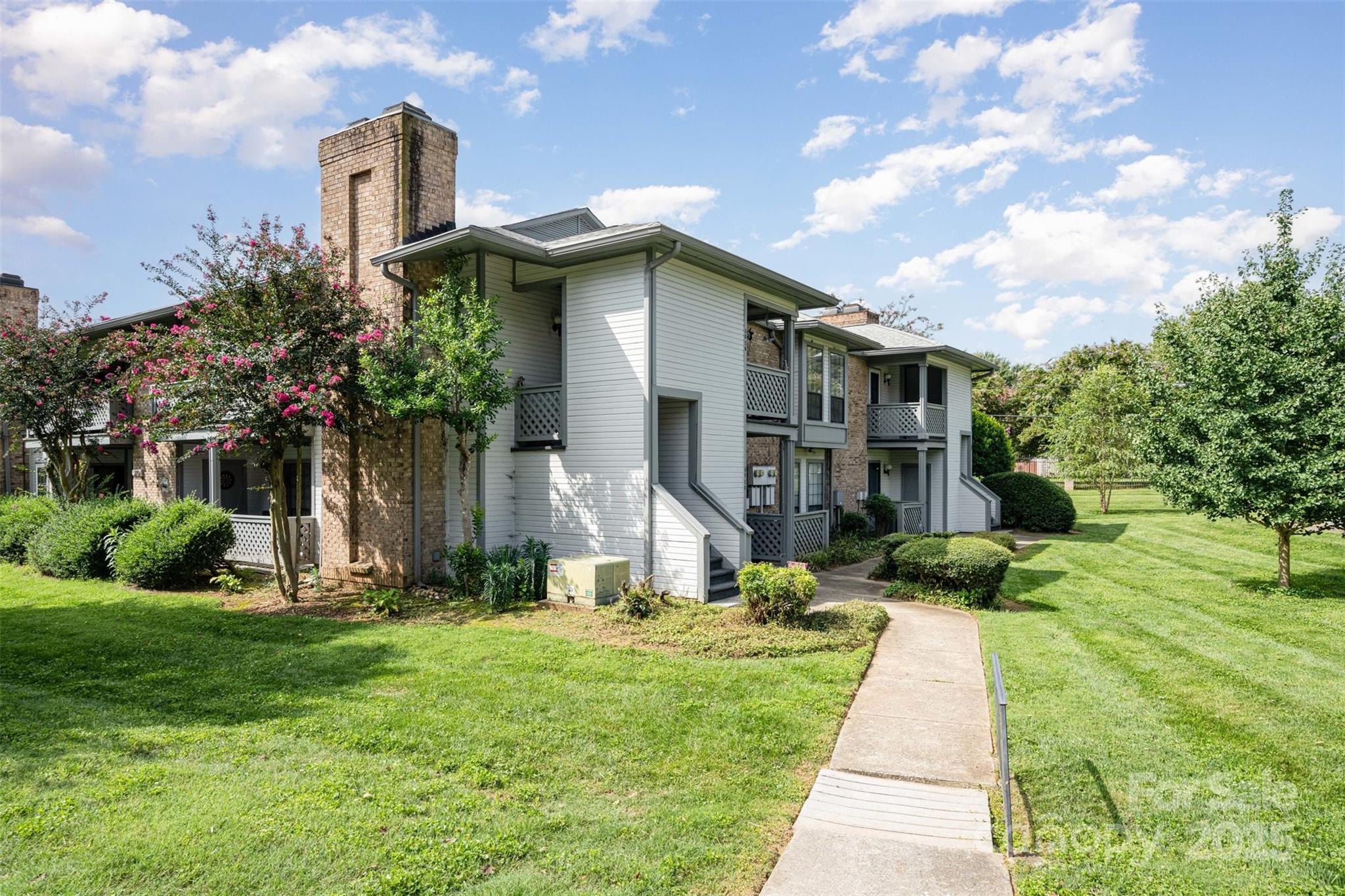 5828 Harris Grove Lane