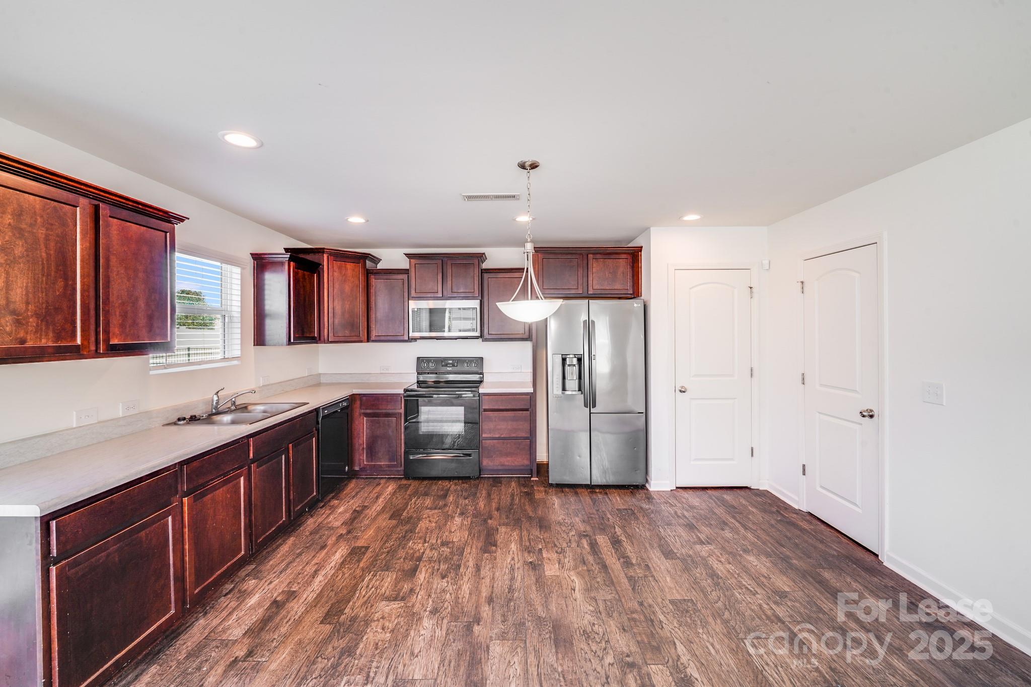 Fox Creek - Residential Lease