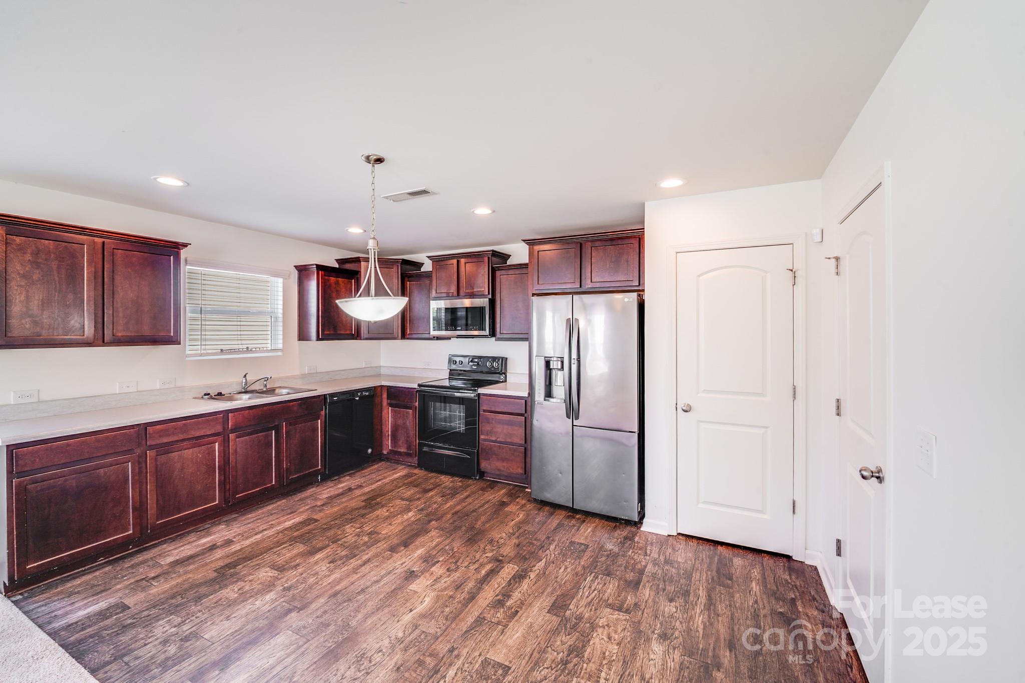 Fox Creek - Residential Lease