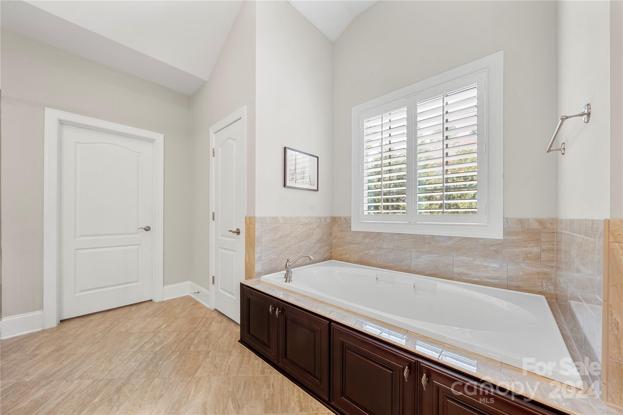 The Coves On River Oaks - Residential