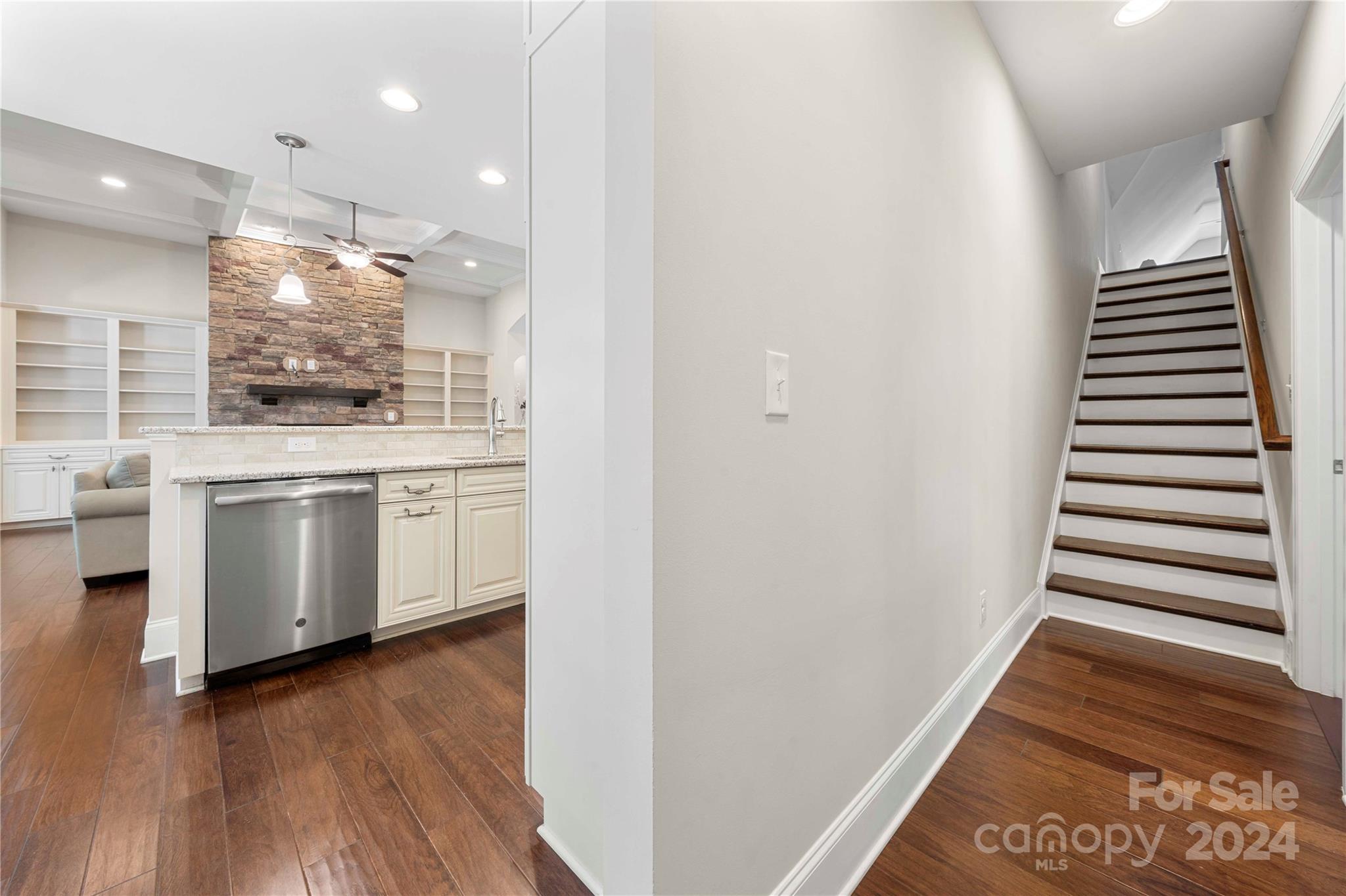 The Coves On River Oaks - Residential