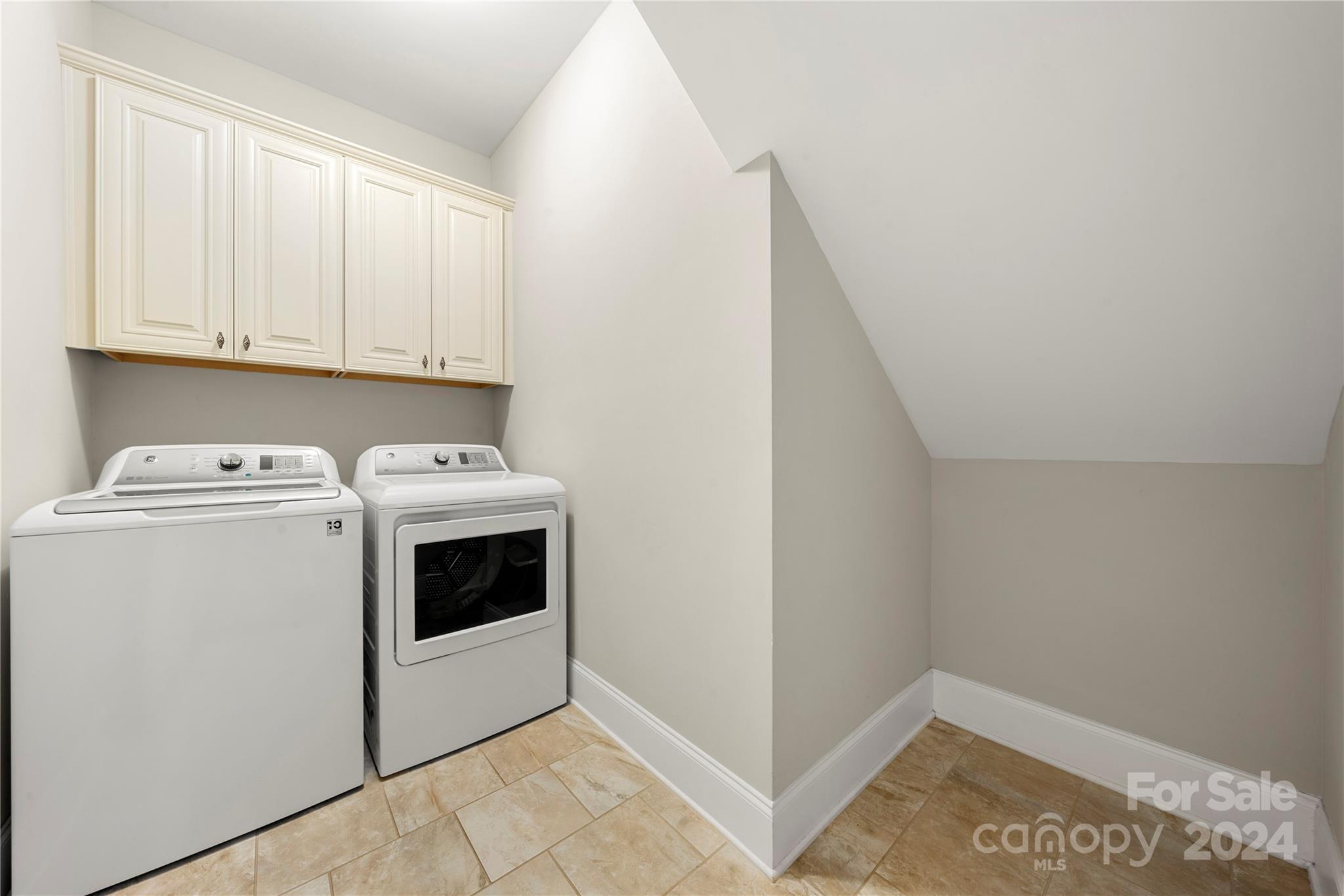 The Coves On River Oaks - Residential