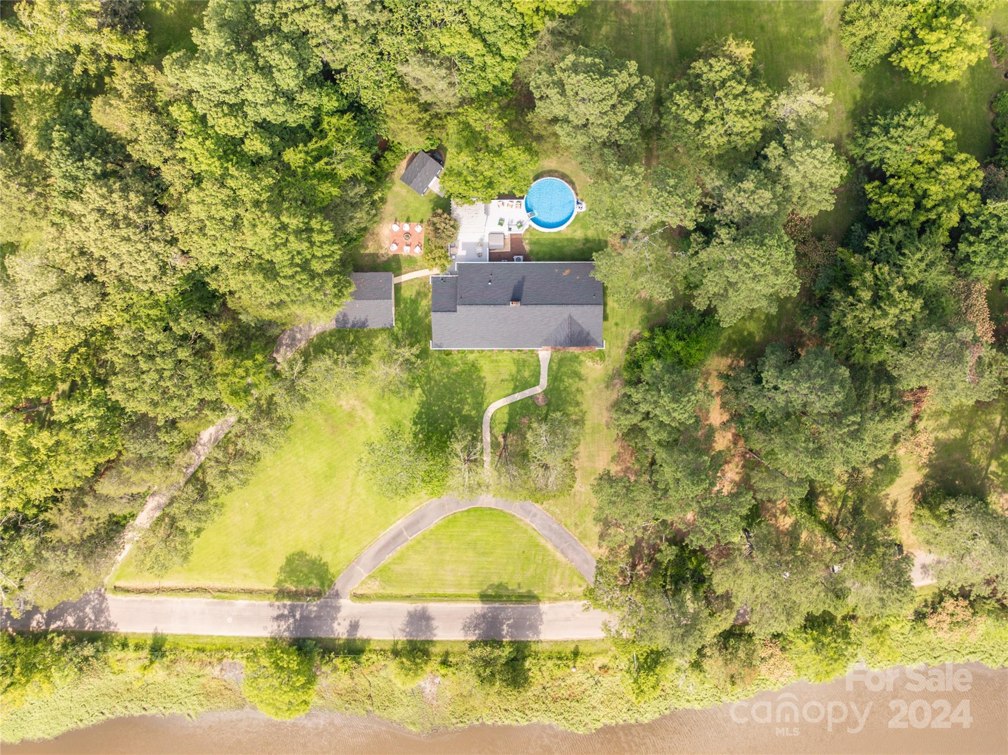 Country Club Estates - Residential